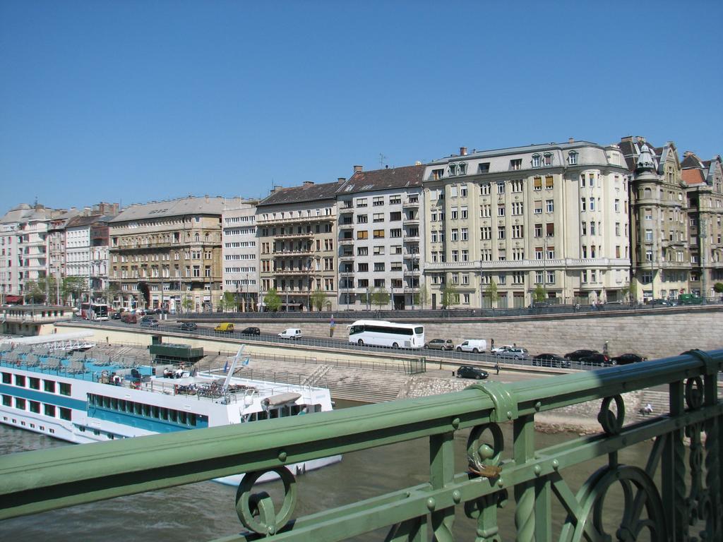Central Danube Apartment Budapest Zimmer foto
