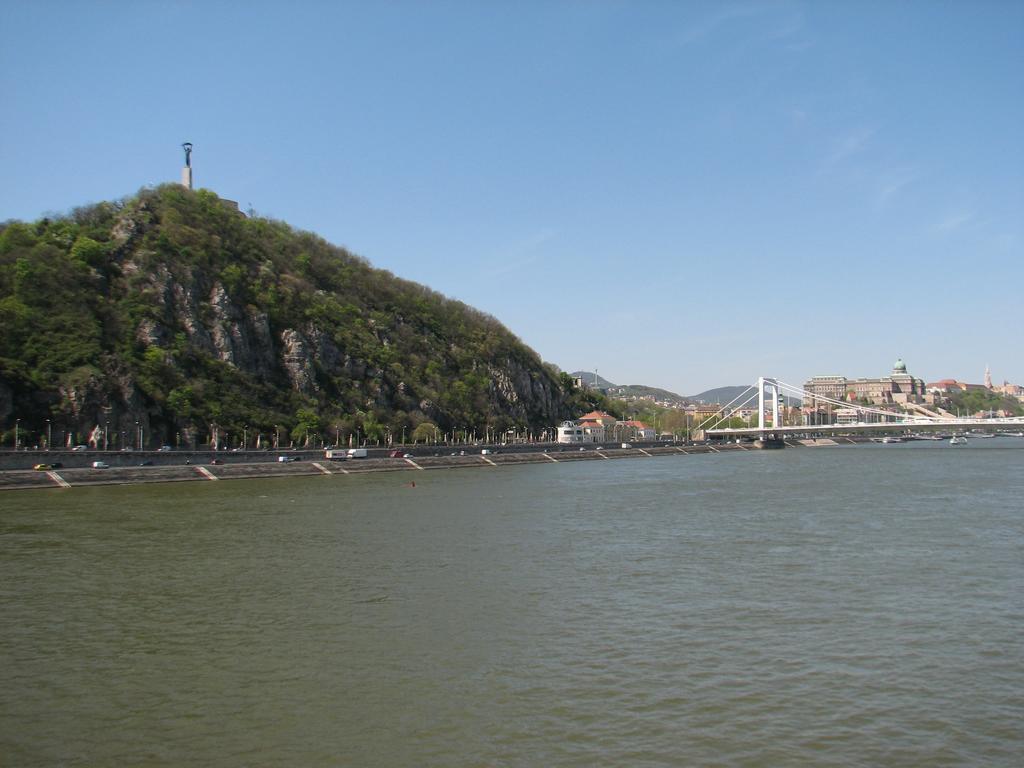 Central Danube Apartment Budapest Zimmer foto